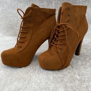 Shoes/ Ankle boots